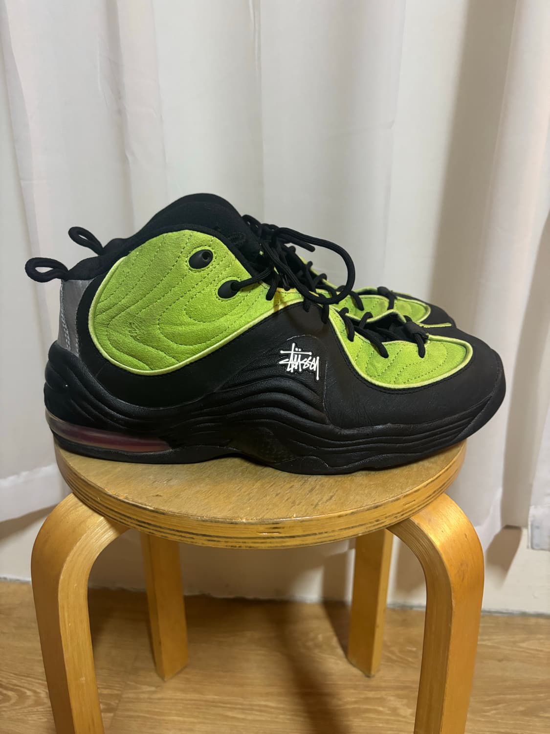 스투시 x 나이키 에어 페니 2 비비드 그린 us11 상품이미지4