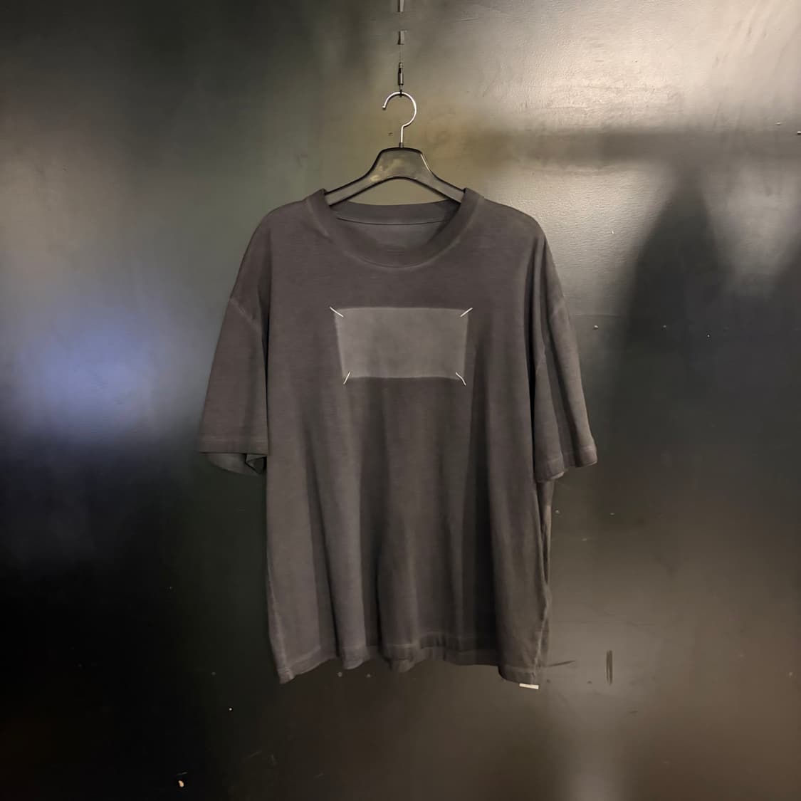 메종 마르지엘라 박스 로고 스티치 반팔티 상품이미지1