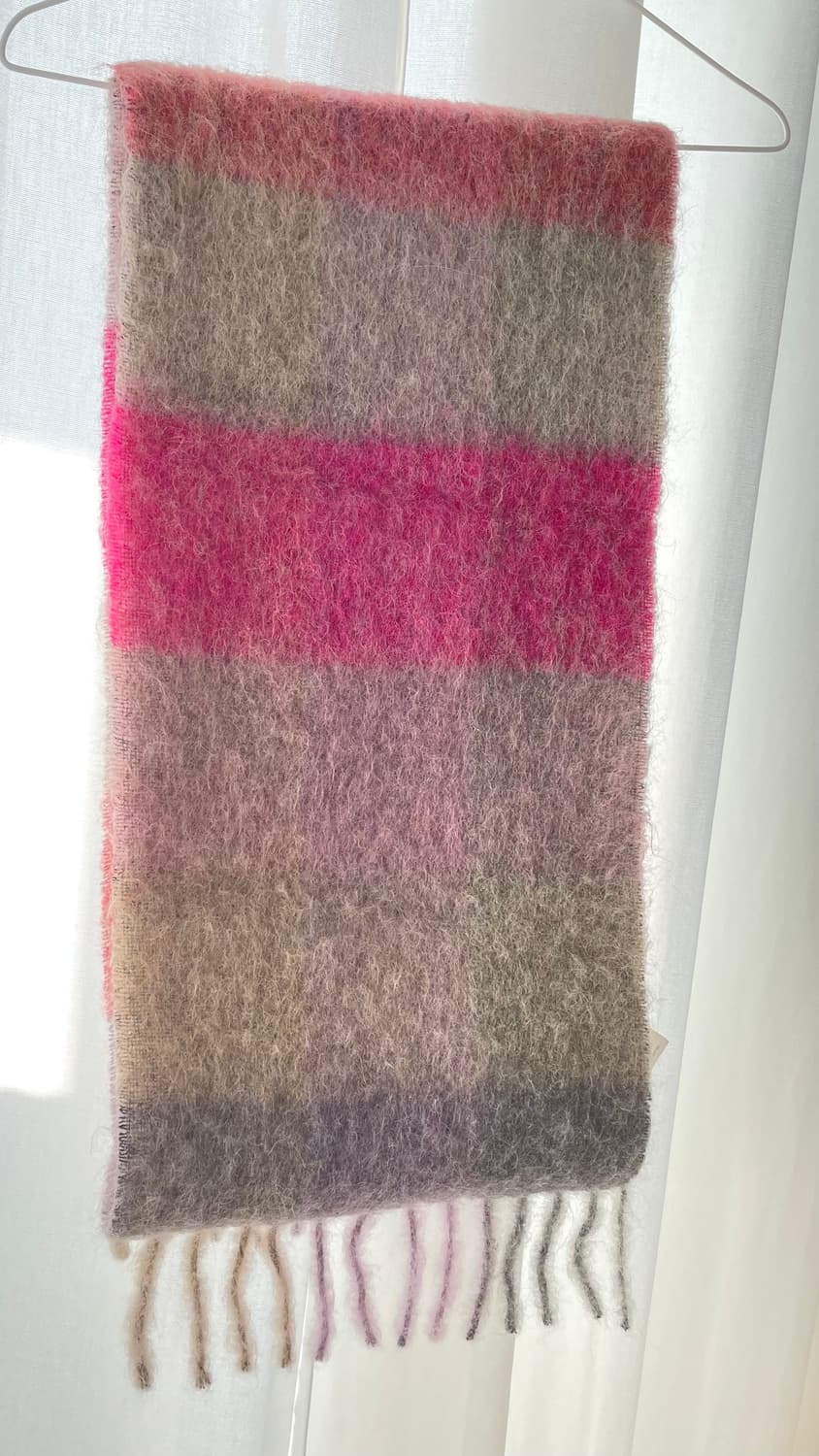 아크네스큐디오 모헤어 체크 머플러 푸시아 라일락 핑크 상품이미지2