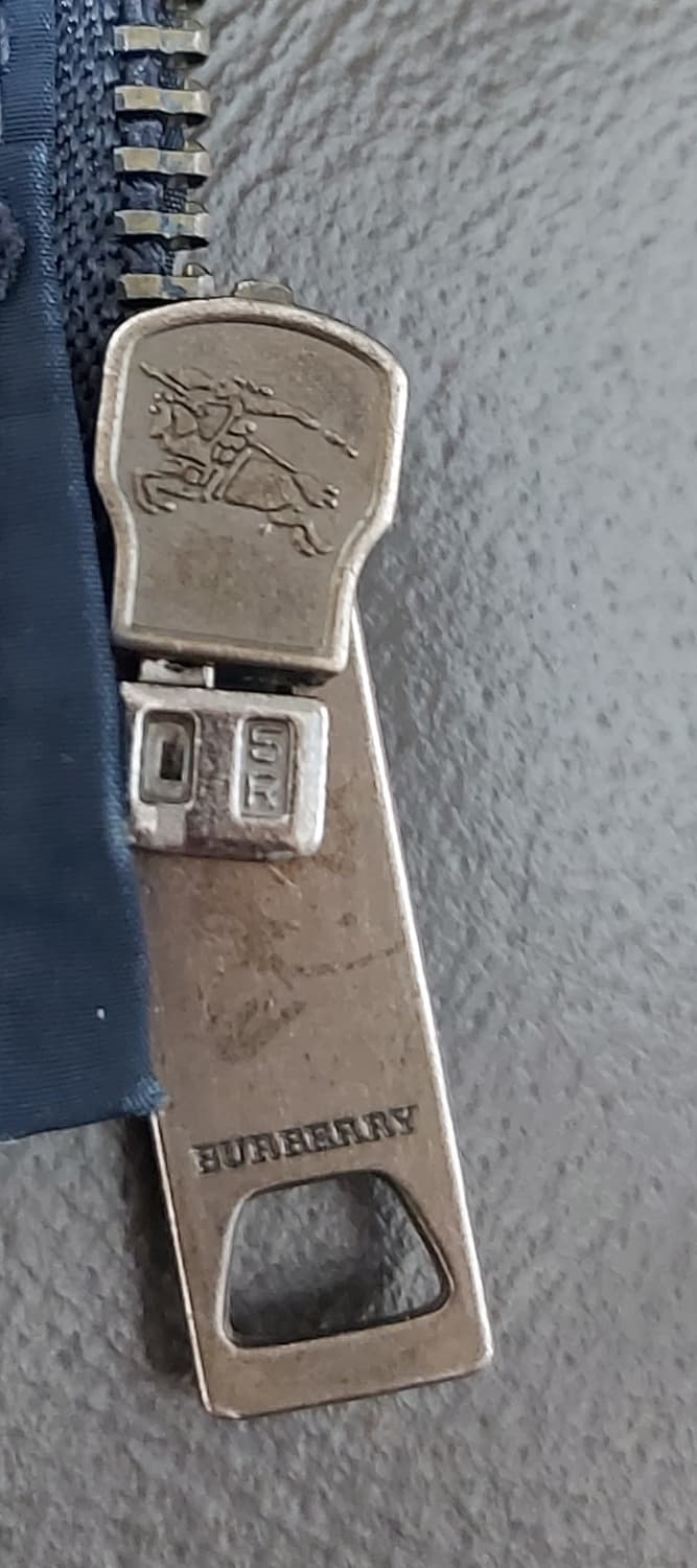 버버리 런던 네이비 블루종 패커블 자켓 (L)

 상품이미지5