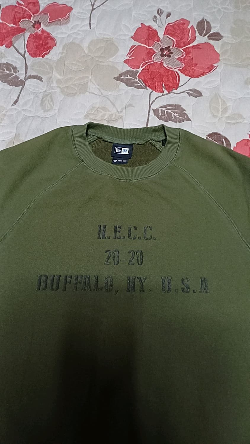 뉴에라 오버핏맨투맨 100 가슴59 기장68 상품이미지2