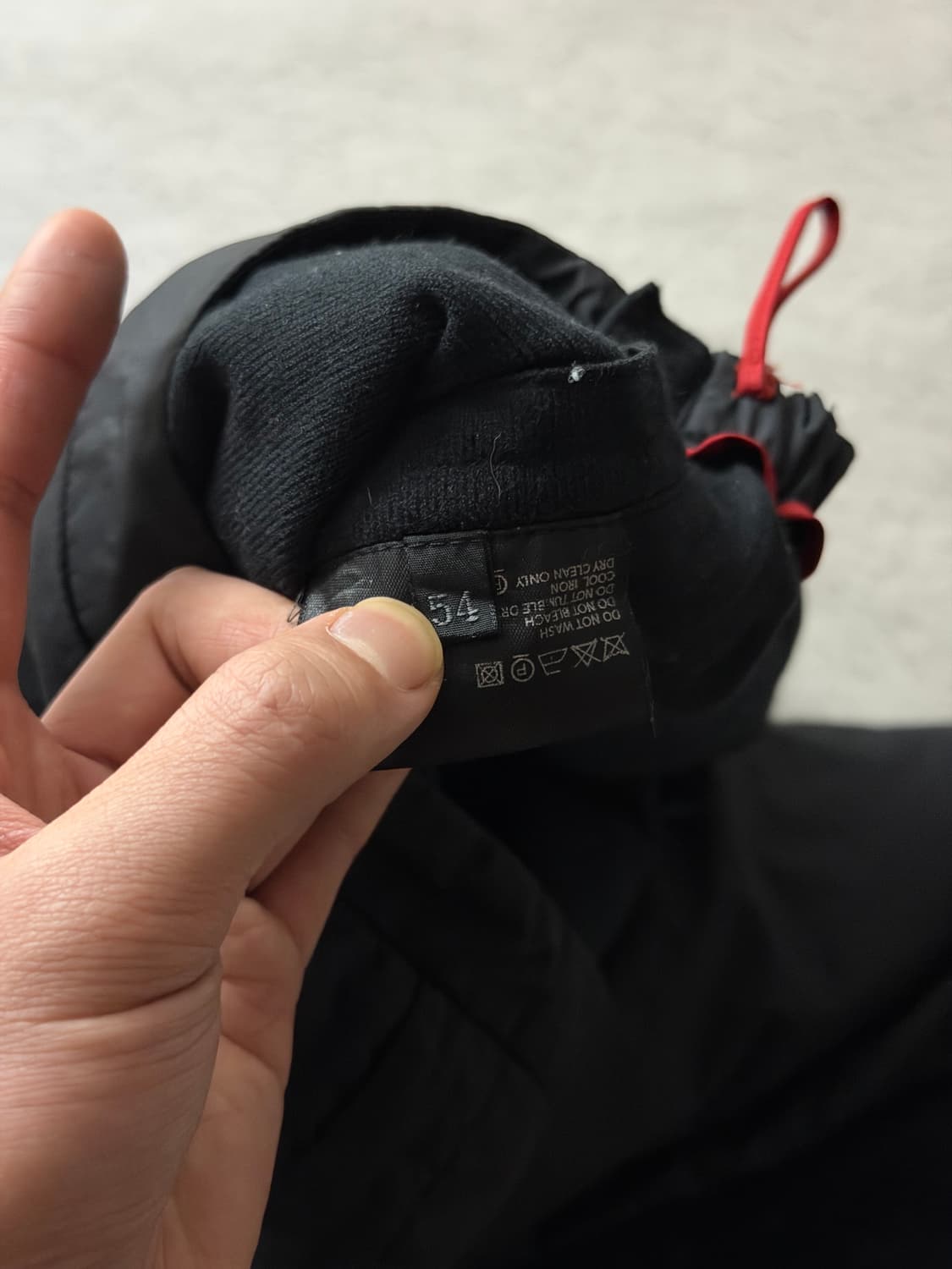 프라다 나일론 팬츠 상품이미지3