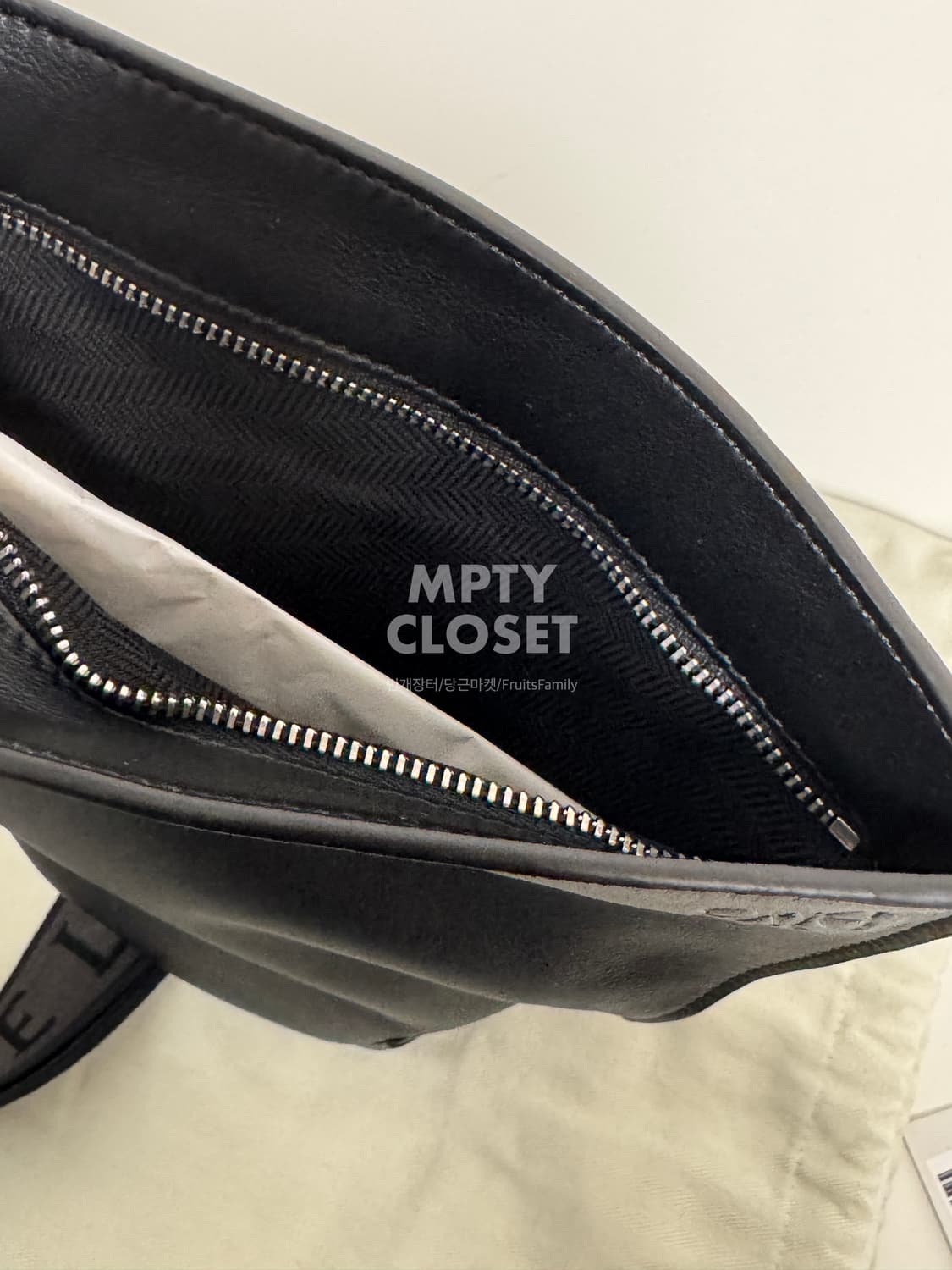 로에베 안톤 슬링백 블랙 카프스킨 상품이미지9