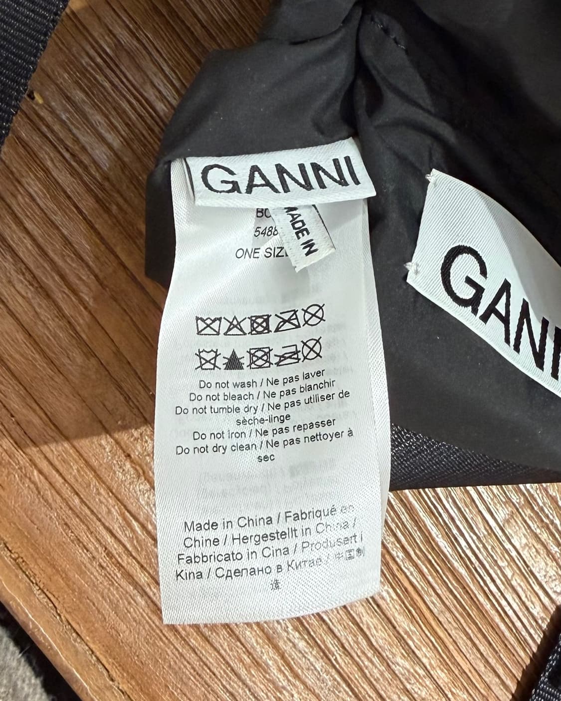 가니 블랙 24ss 로고 스트랩 미니 테크 토트백 상품이미지8