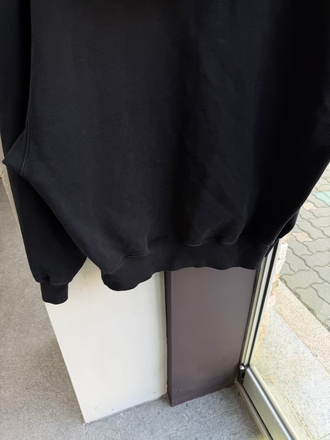 L/ 아미 드 꾀흐 블랙 자수 로고 후드티 상품이미지8