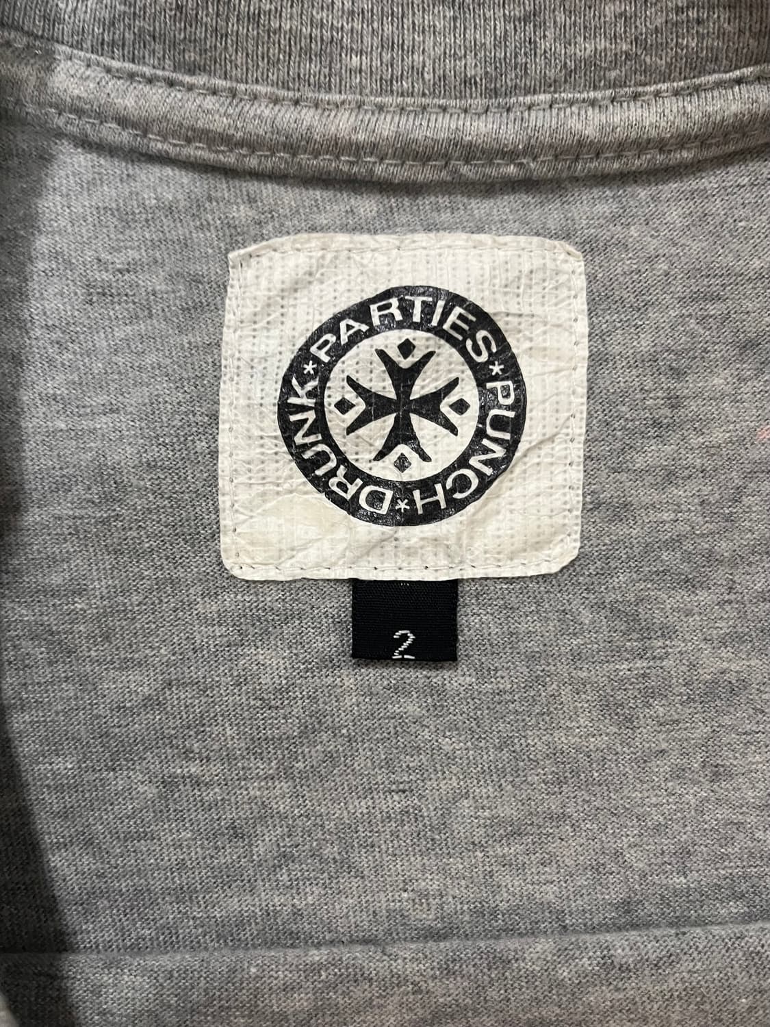 펀치드렁크파티즈 반팔 그레이 상품이미지2