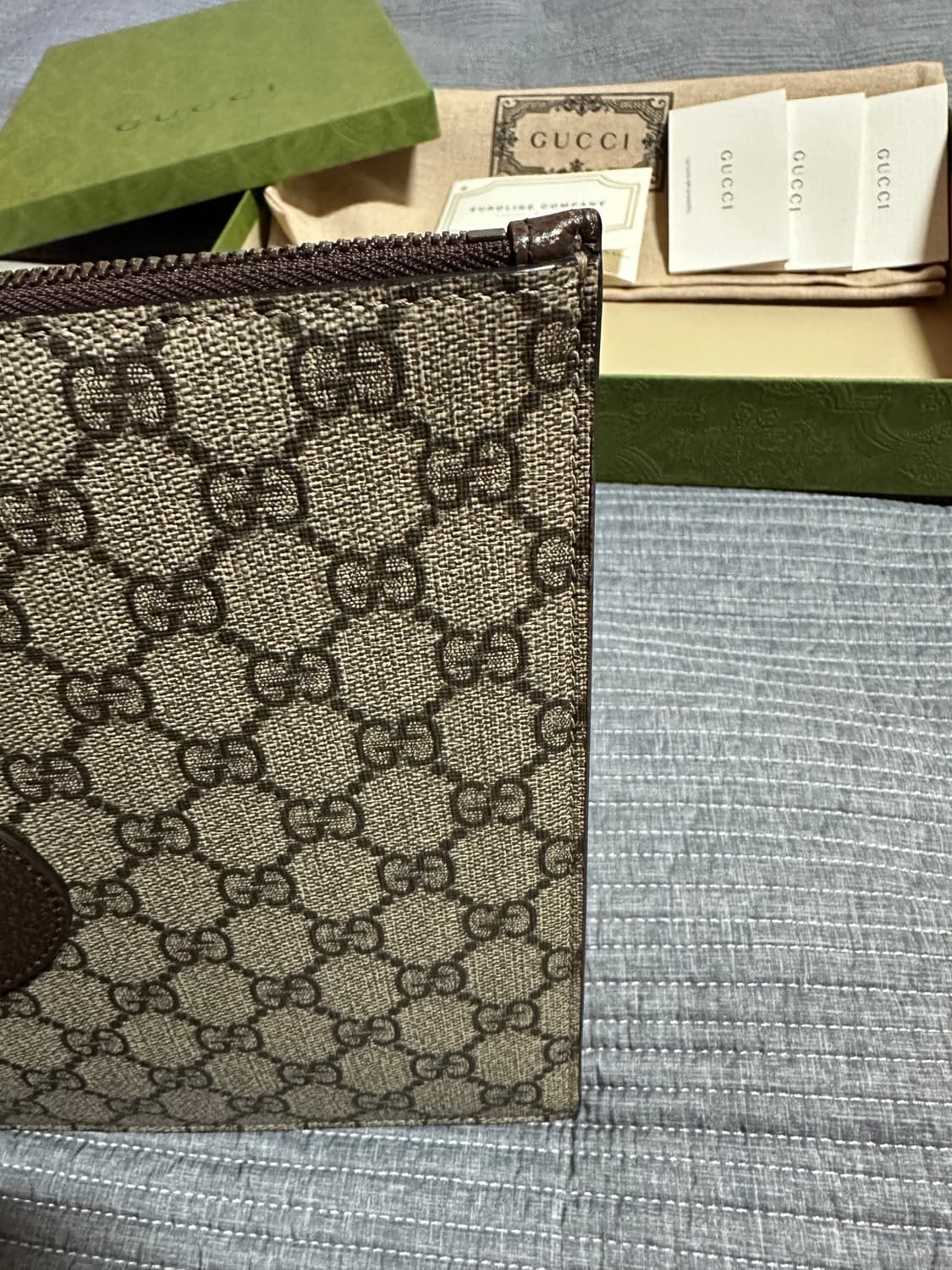 구찌 네오빈티지 GG 수프림 타이거헤드 클러치백 상품이미지3