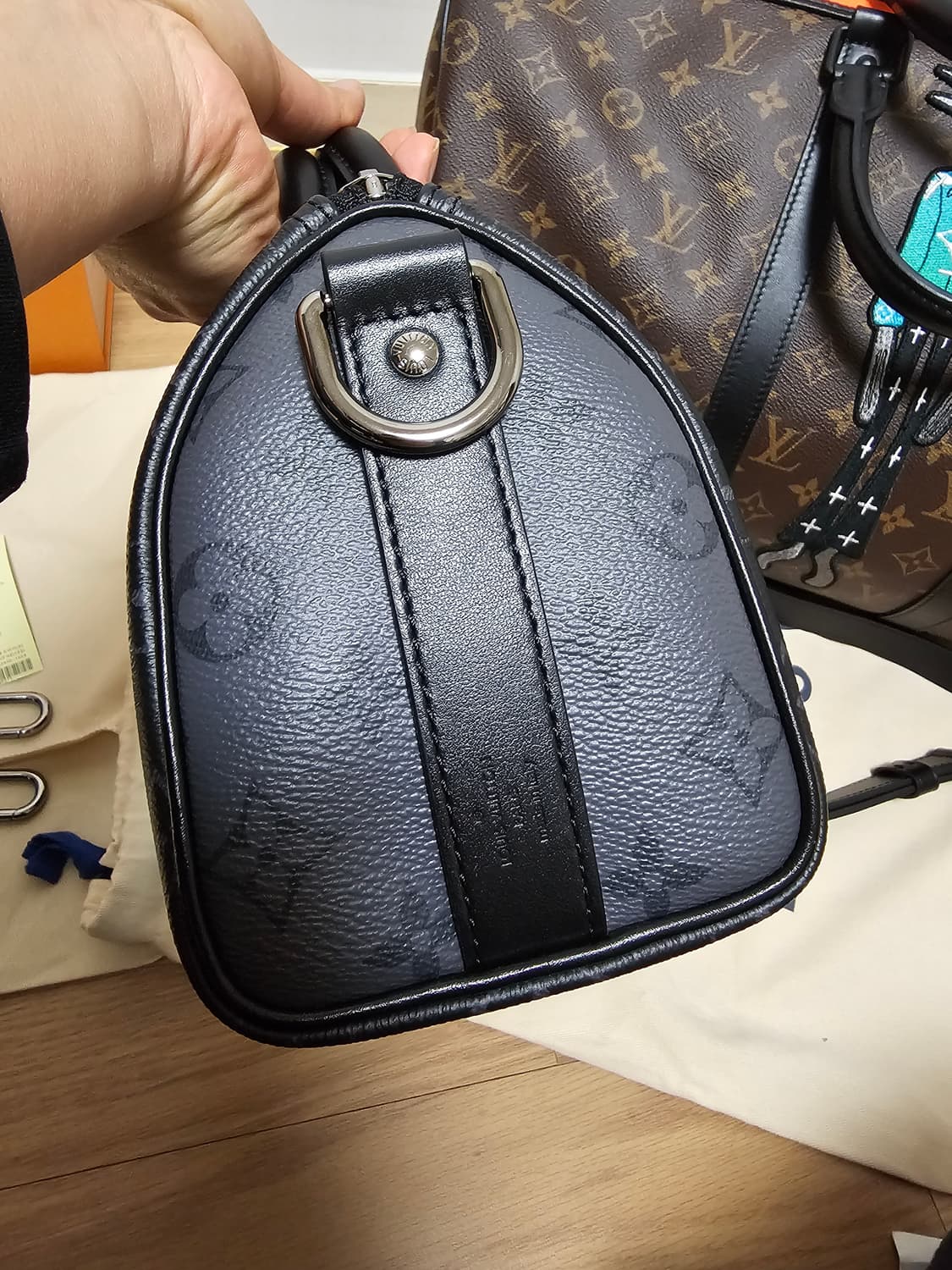 루이비통 이클립스 키폴 반둘리에25 크로스백 (새상품) 상품이미지7