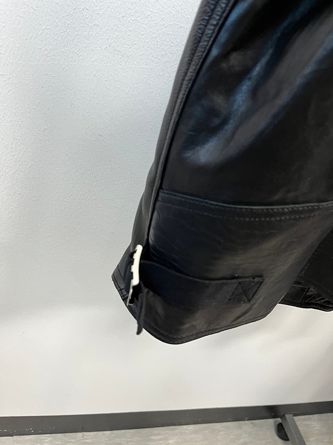 105) 데상트x비바스튜디오 램스킨 라이더자켓  상품이미지8