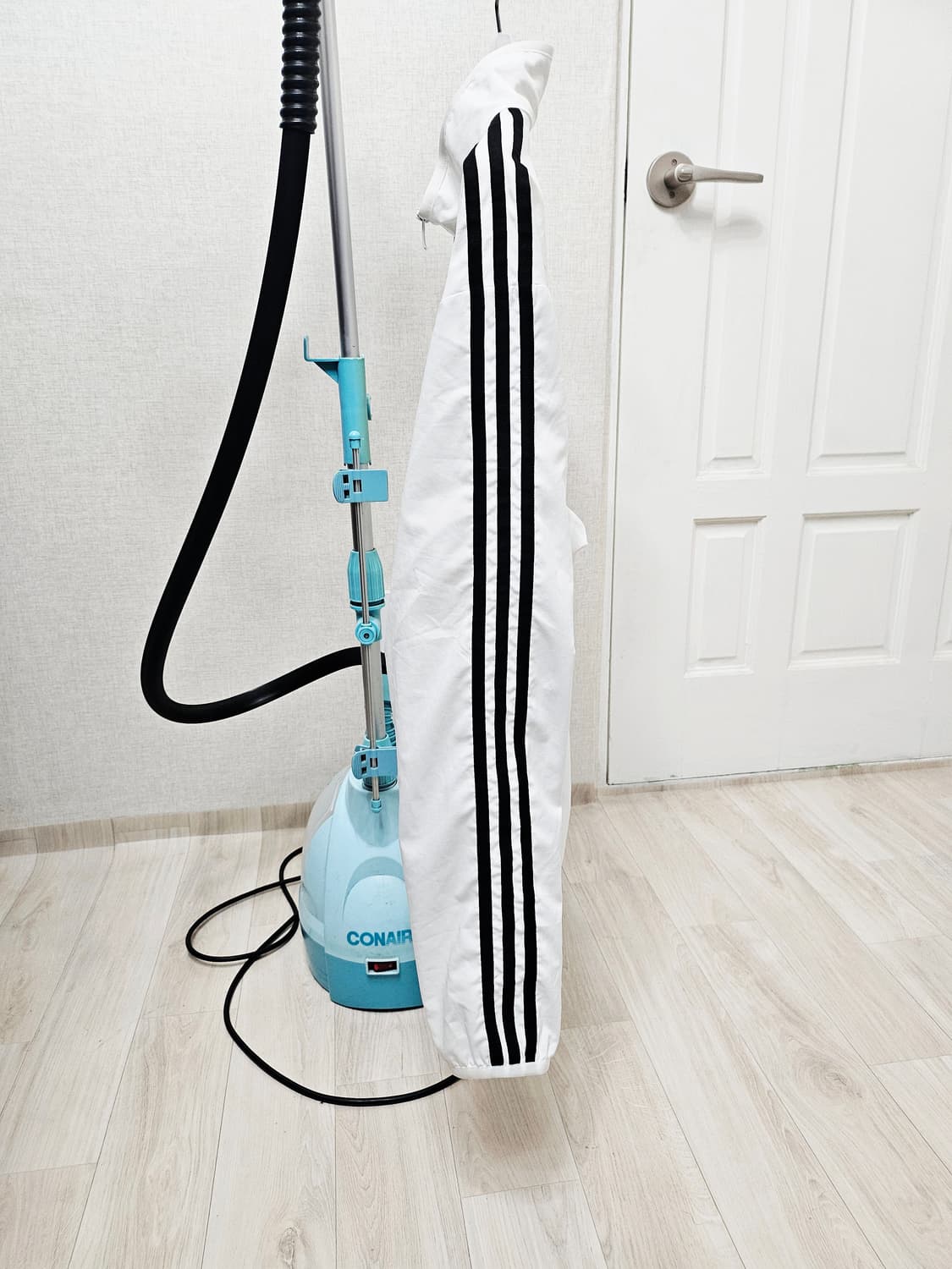 (100~110)L☆초대장급☆ 아디다스 에센셜 3st우븐 [흰검] 트랙탑 상품이미지4