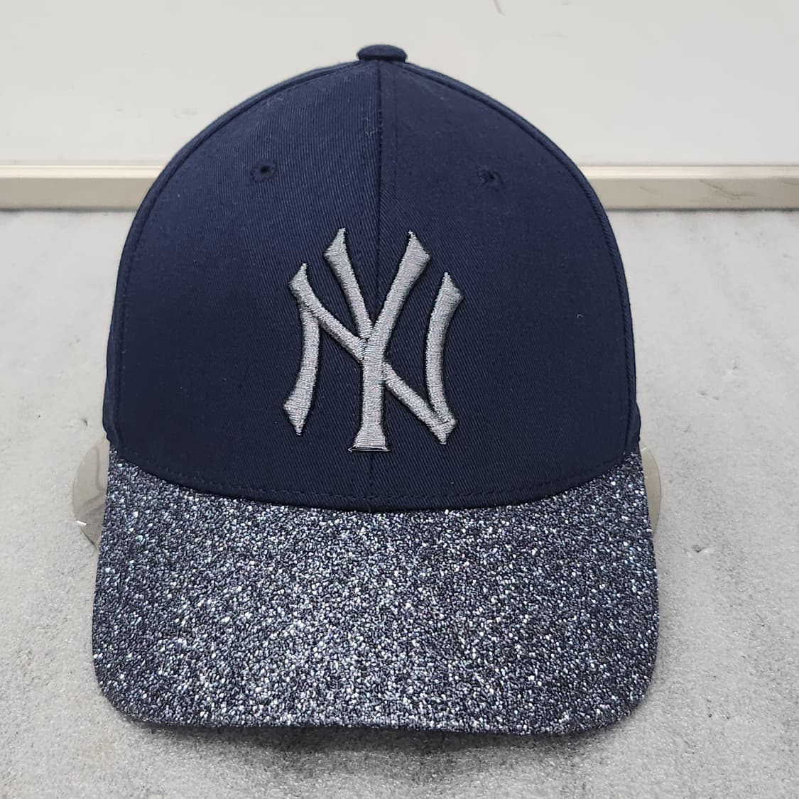 상태좋은 MLB 뉴욕양키스 반짝이 볼캡 프리 상품이미지2