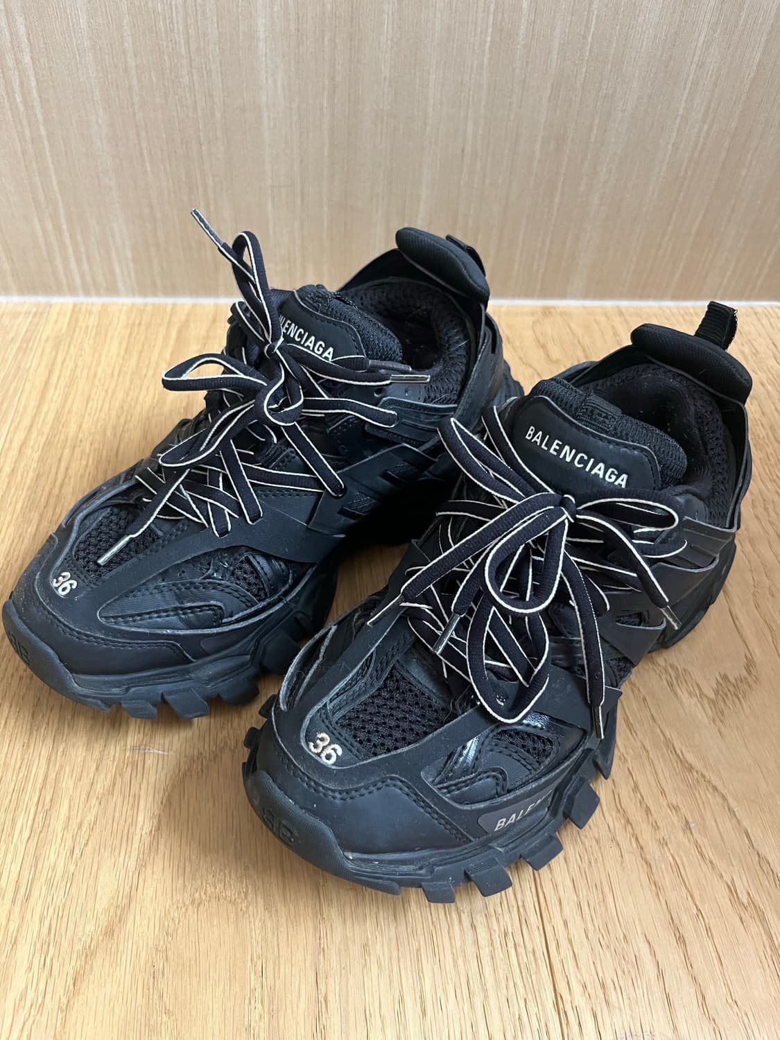 [정품]발렌시아가 트랙 스니커즈 블랙 36 상품이미지1