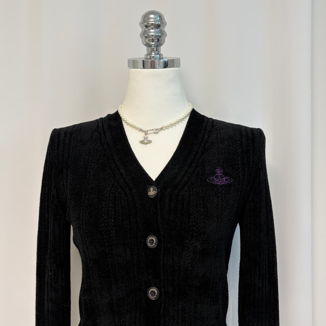 비비안웨스트우드 슬림핏 골지 가디건-블랙 상품이미지4