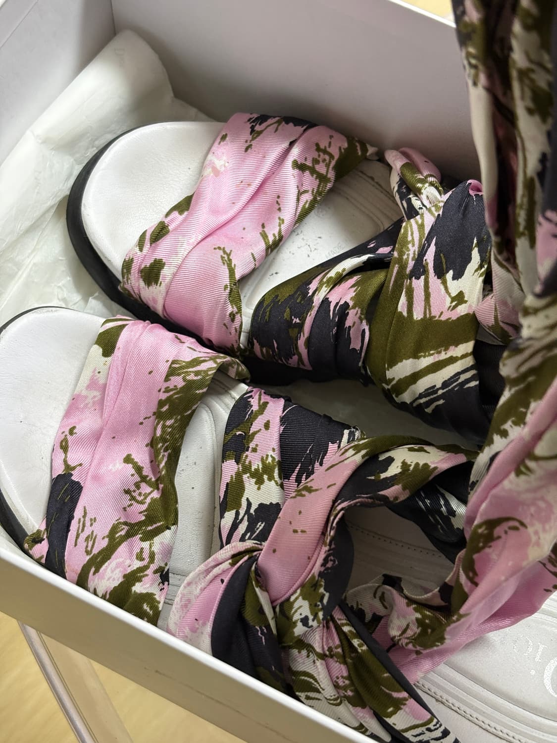 디올 실크 스트랩 샌들 👡🩷 상품이미지1