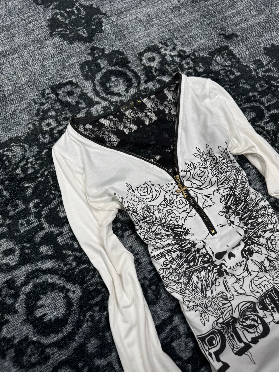 Mkr 00s y2k cross charm distressed cut s 상품이미지3