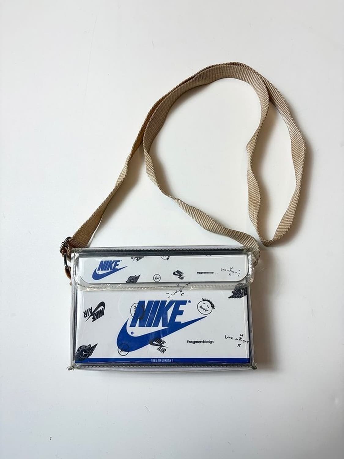 나이키 X 프라그먼트 디자인 PVC 스퀘어 크로스백 Q1490 상품이미지1