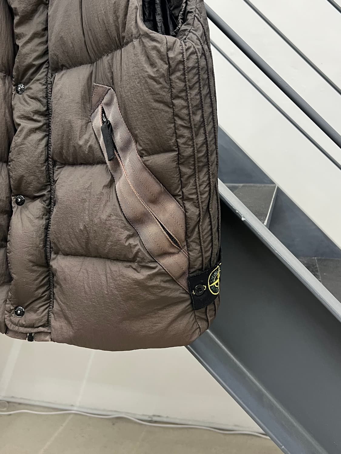 스톤아일랜드 와펜 가먼트다잉 패딩 베스트 상품이미지5