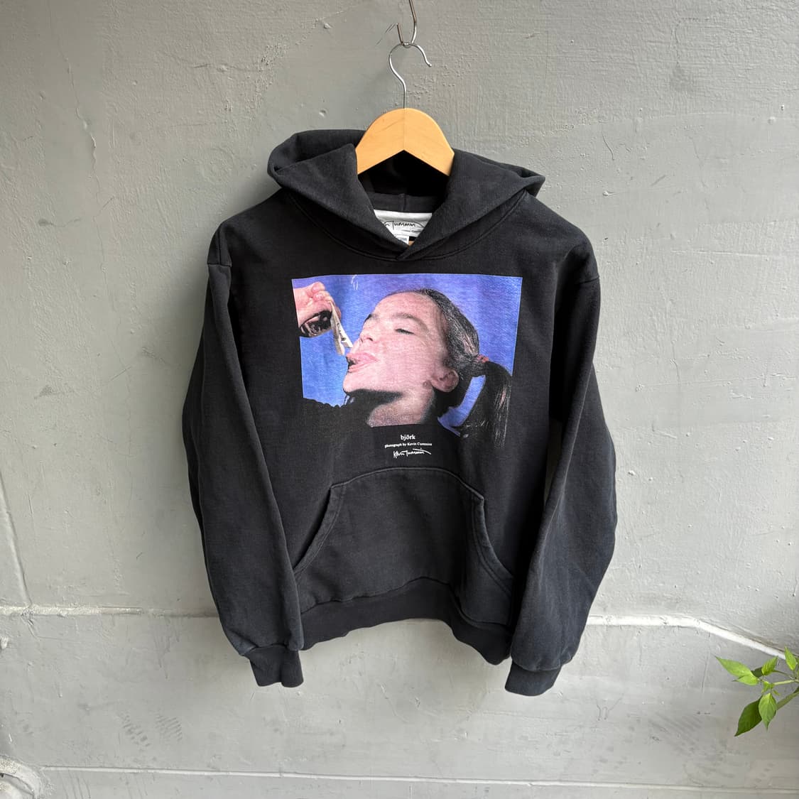 비요크 x 저널스탠다드 후드티 상품이미지2