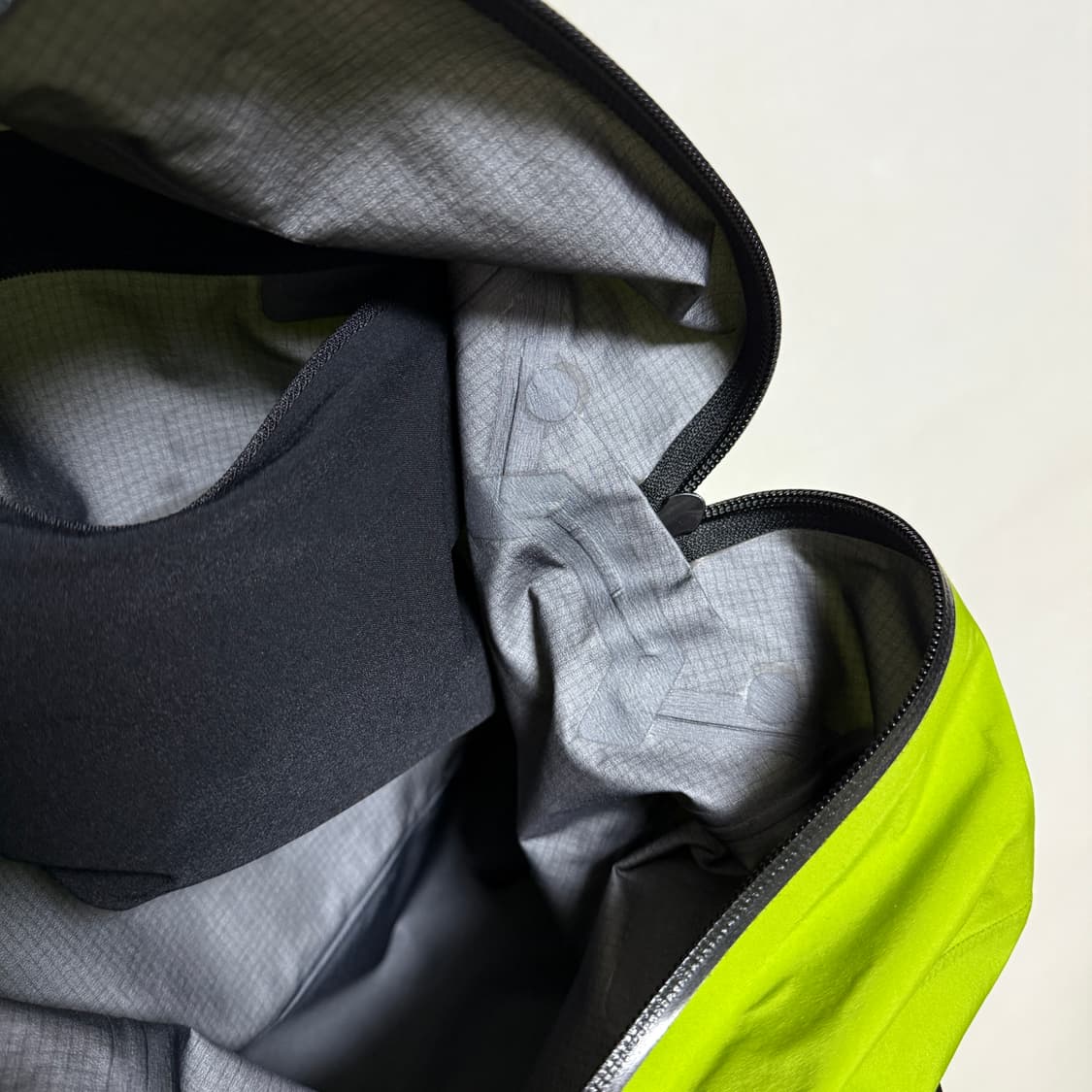 SEQUE TOTE RE-NYLON 그린 상품이미지6