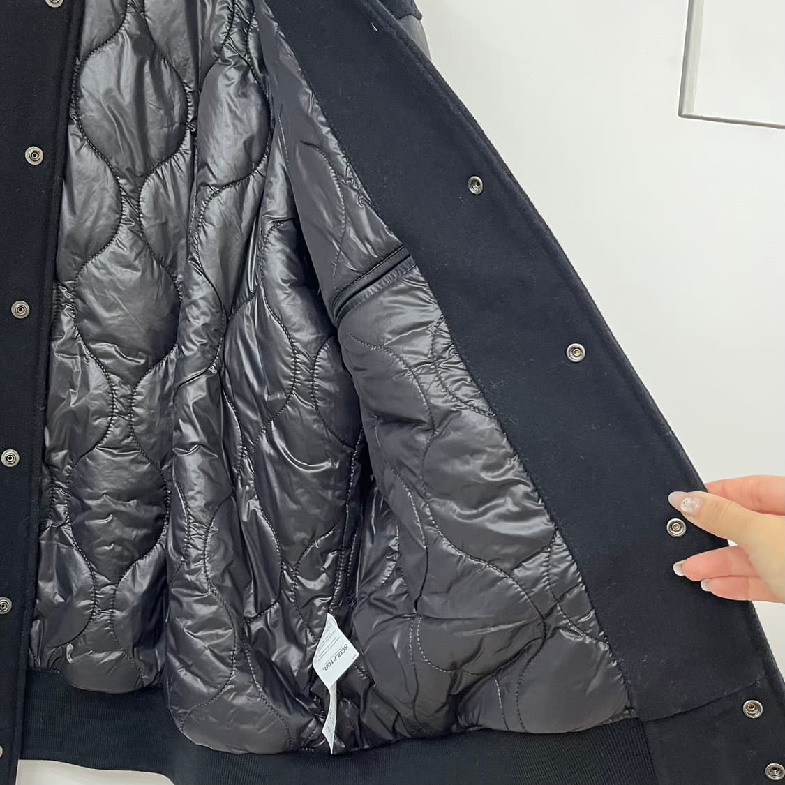 스컬프터 SCULPTOR 울 모노그램 블랙 바시티 자켓 상품이미지6