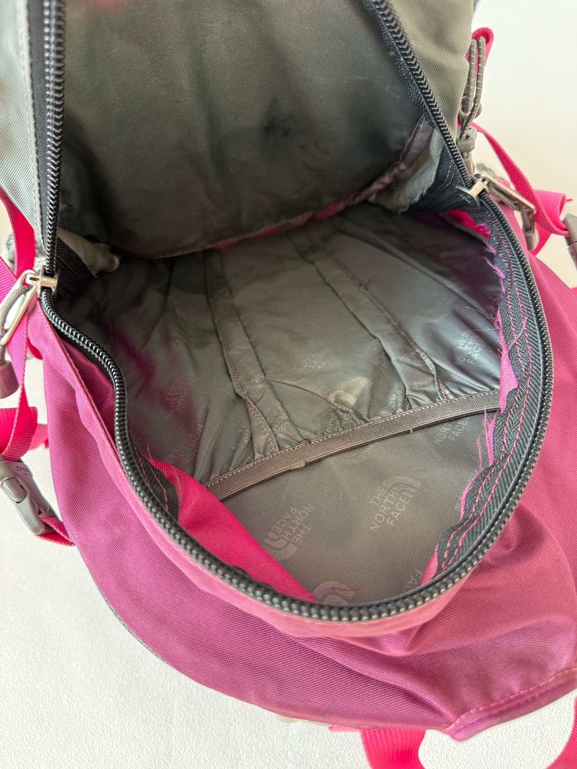 노스페이스(THE NORTH FACE) 핑크 28L 백팩 상품이미지9