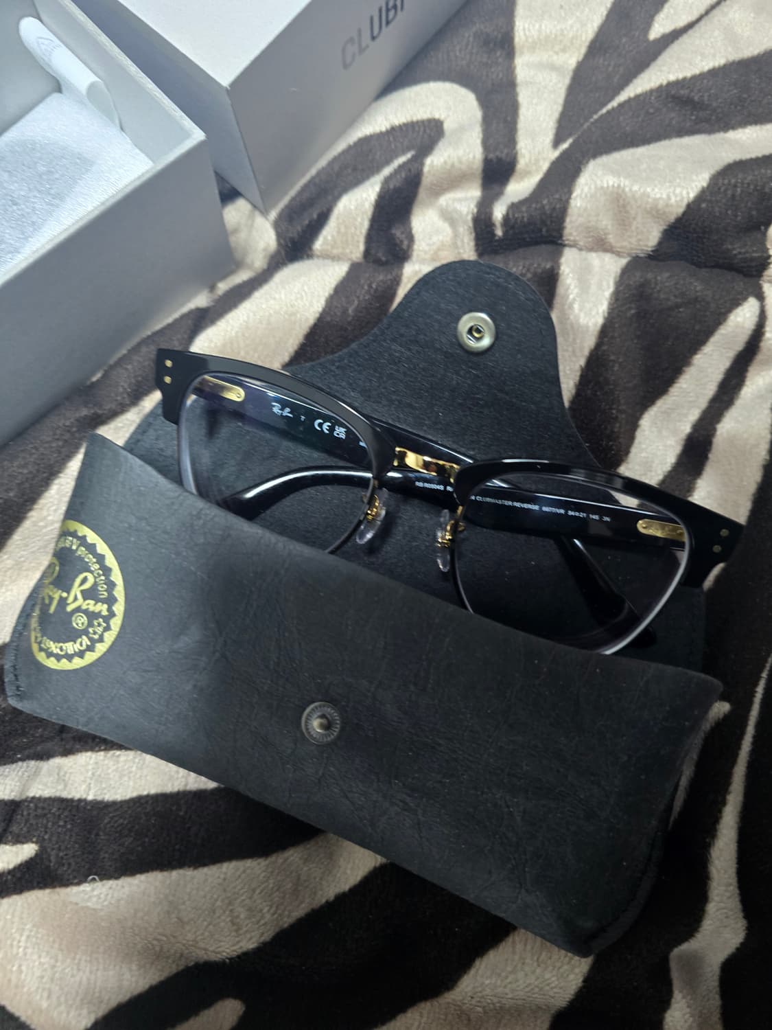 레이밴 클럽마스터 리버스 상품이미지1