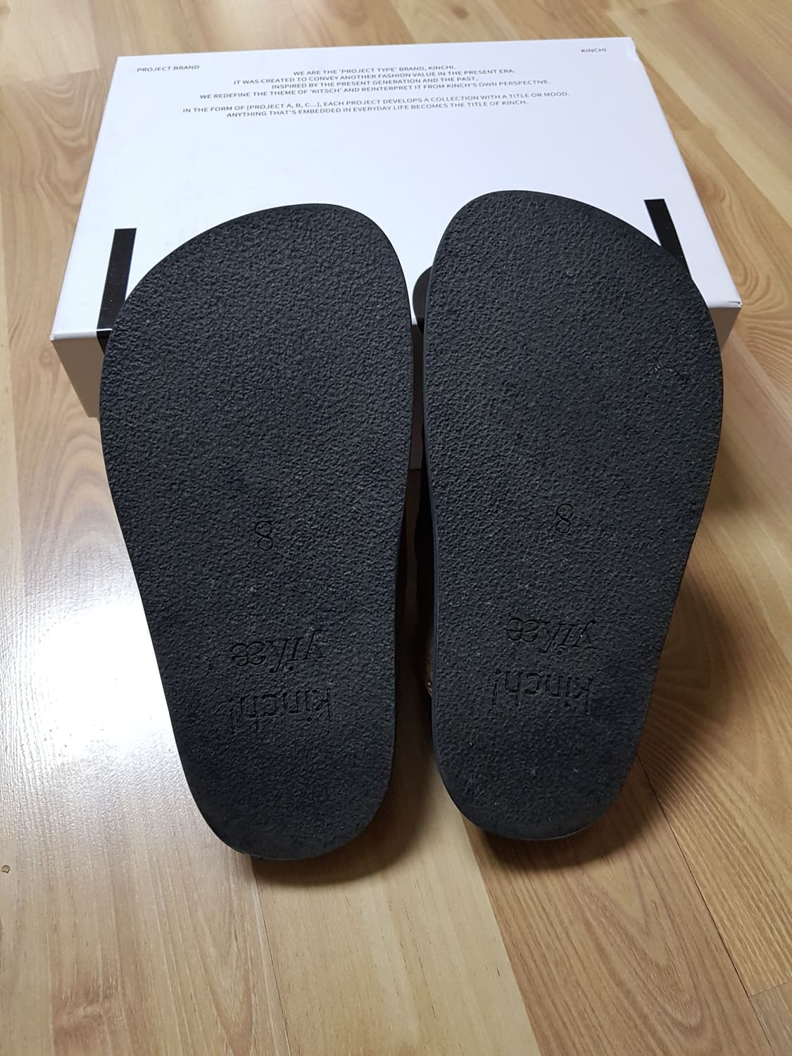 킨치 X 이예 본 뮬 슬리퍼 카멜 상품이미지5