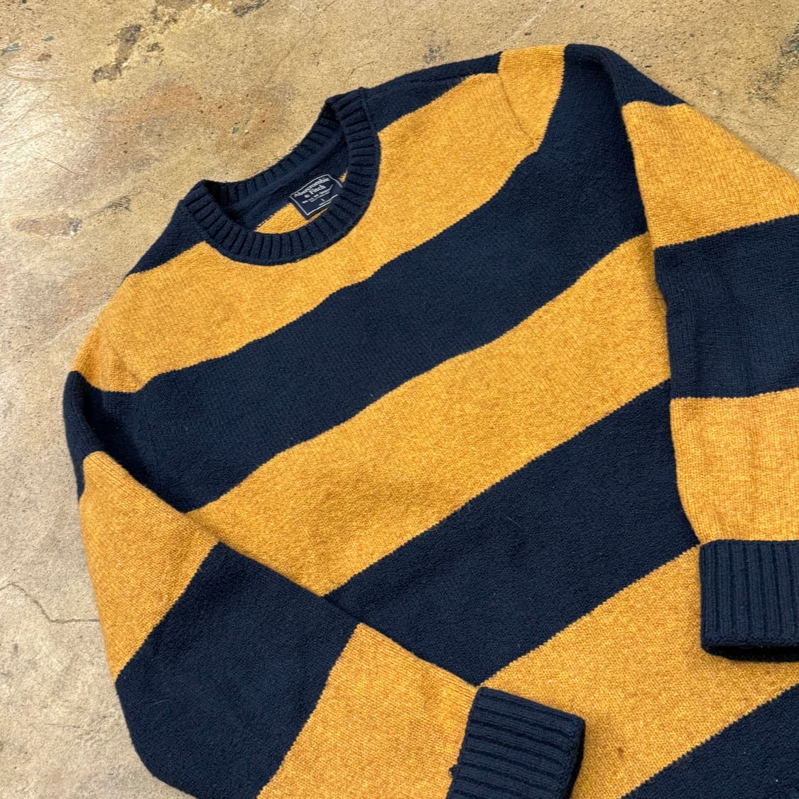 아베크롬비 오렌지 네이비 니트 상품이미지1