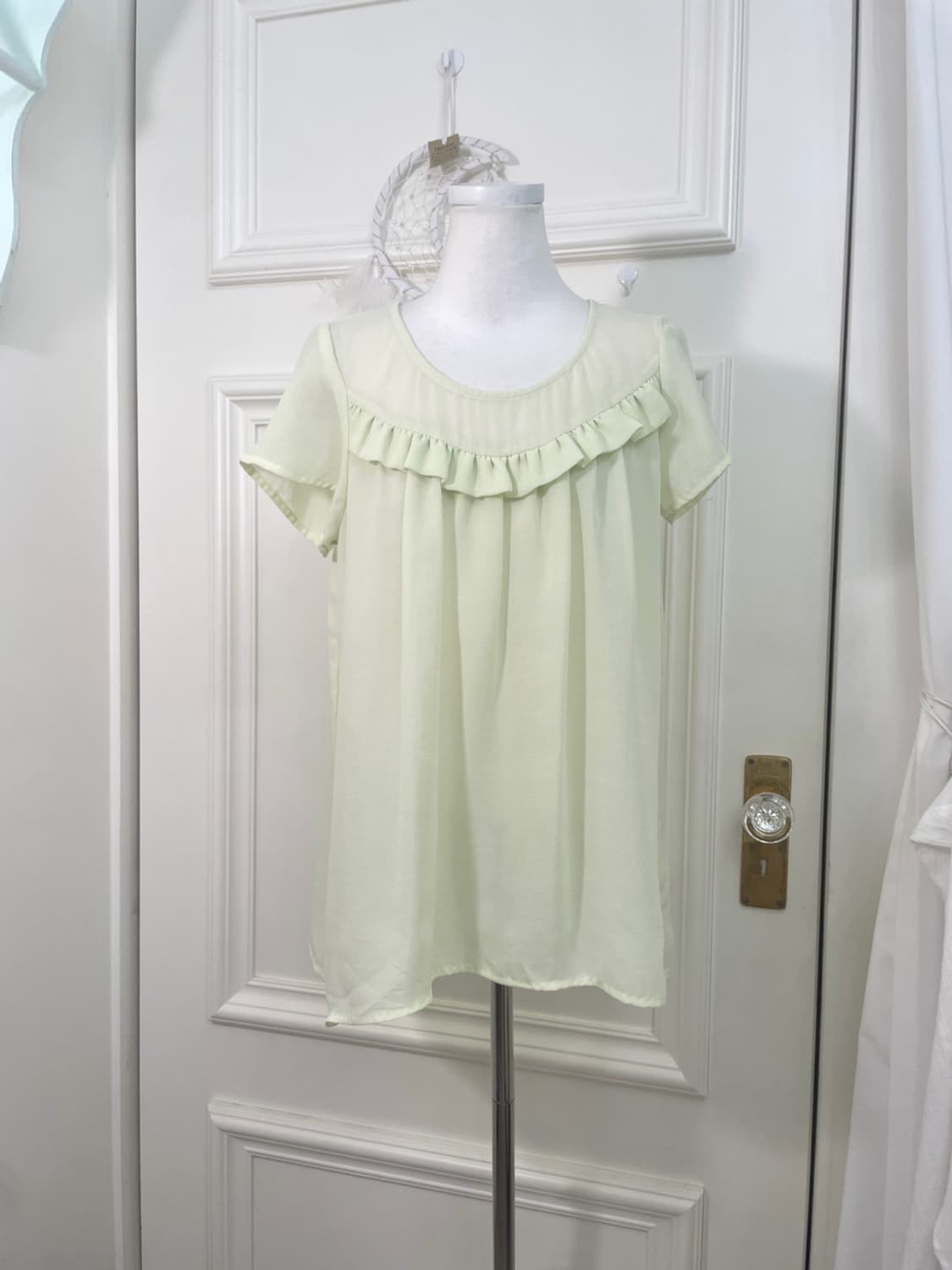 light green ruffle chiffon blouse 상품이미지1