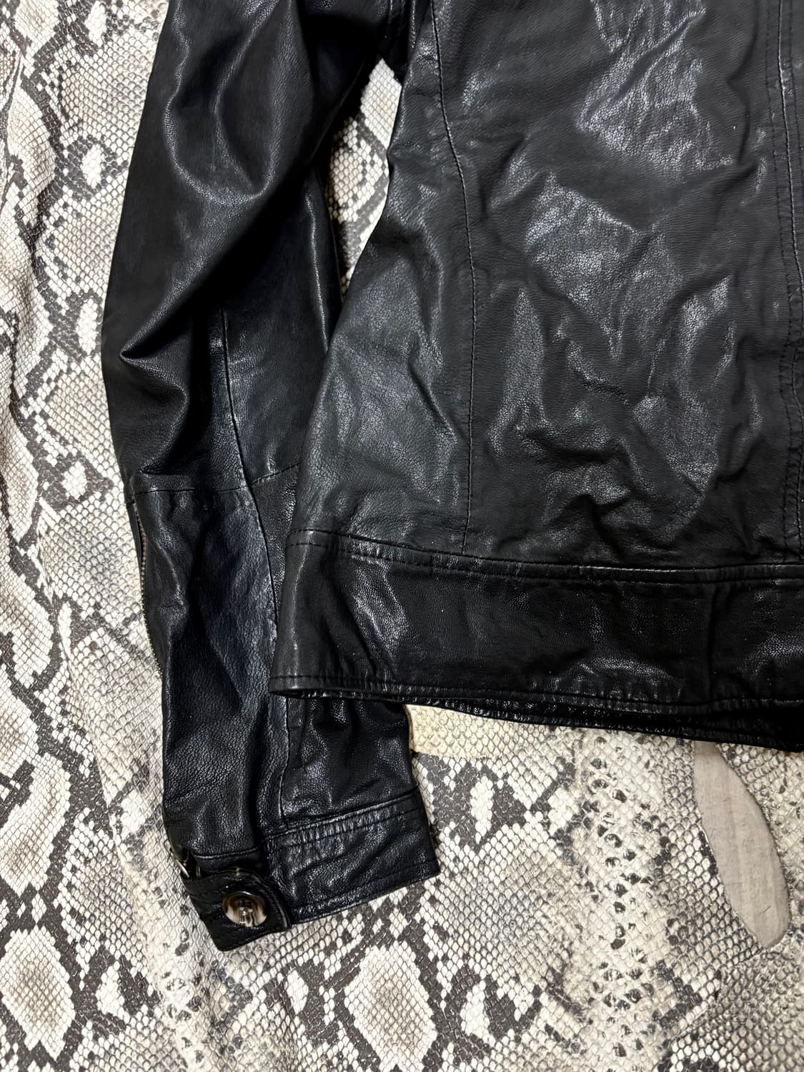 “Vintage”  00’s Design Pocket Detail Lea 상품이미지8