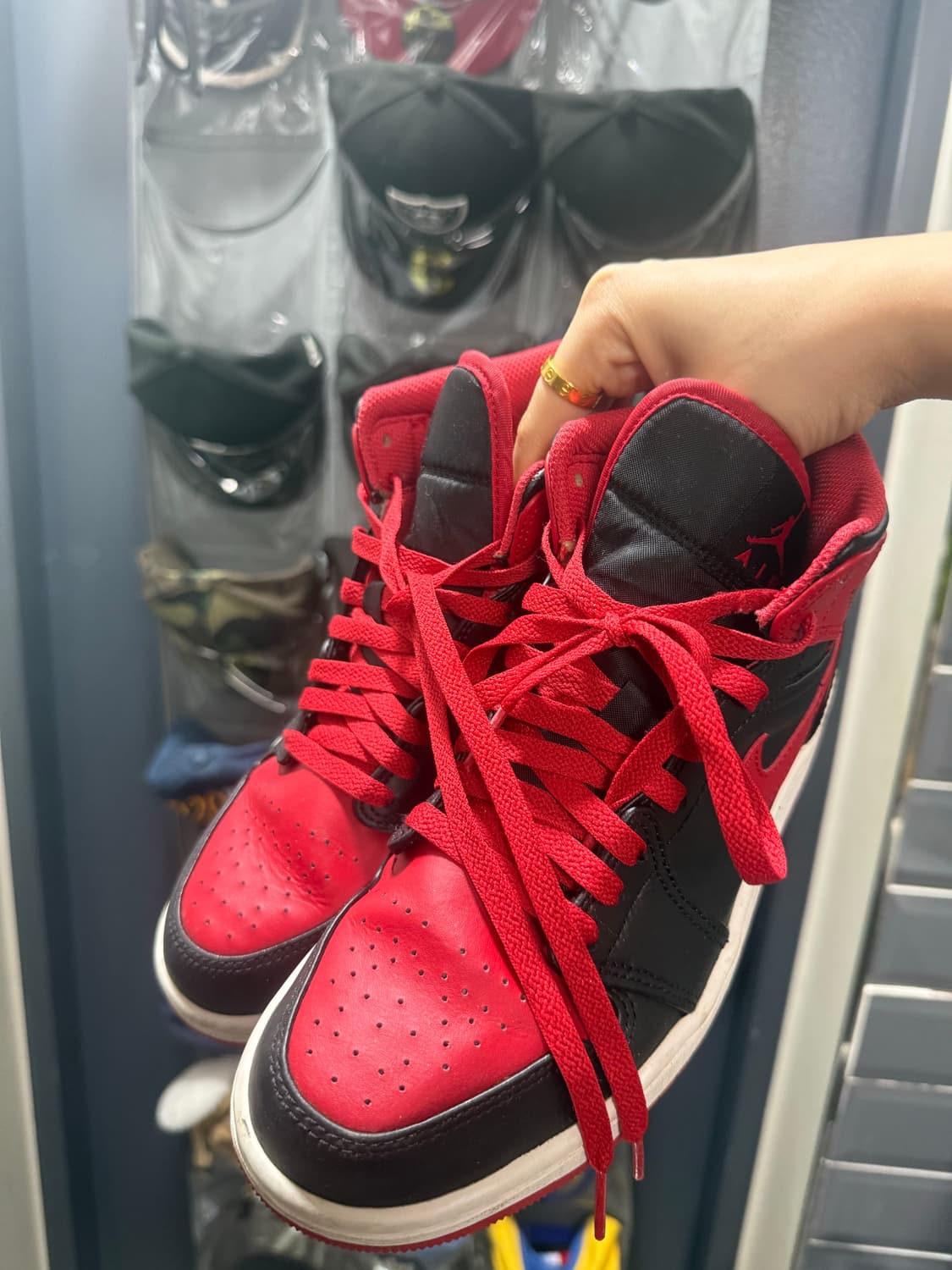 나이키 에어 조던 1 미드 짐레드 블랙 상품이미지5