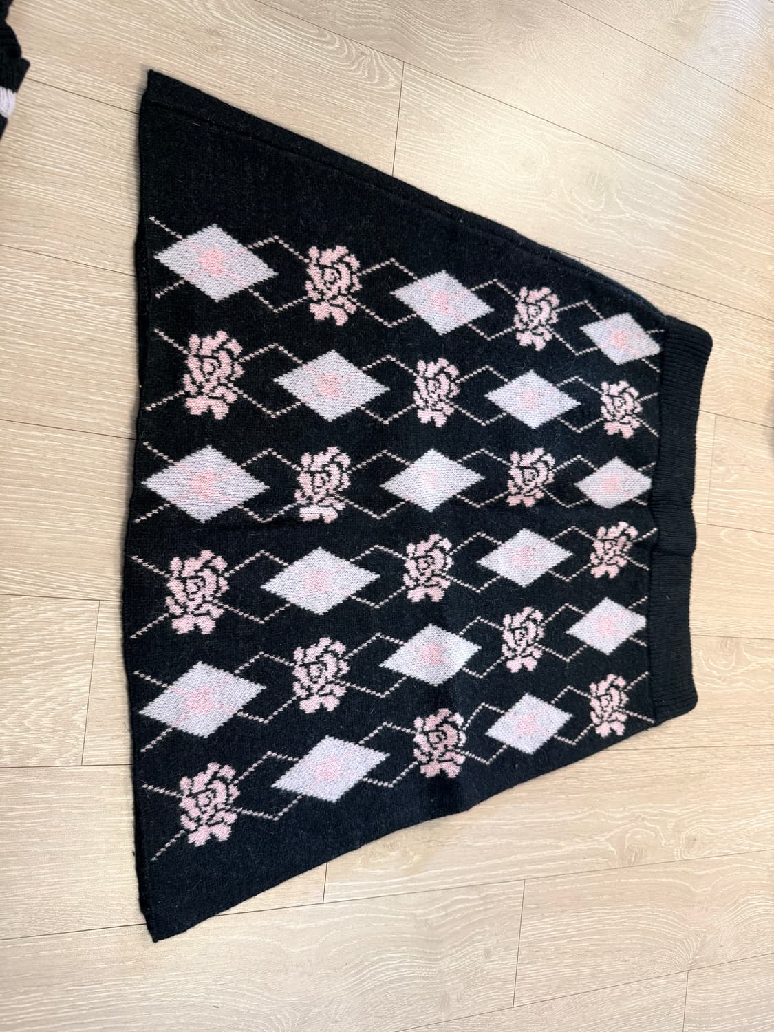 듀이하트듀이 아가일 스캘럽 울 니트 셋업 상품이미지8