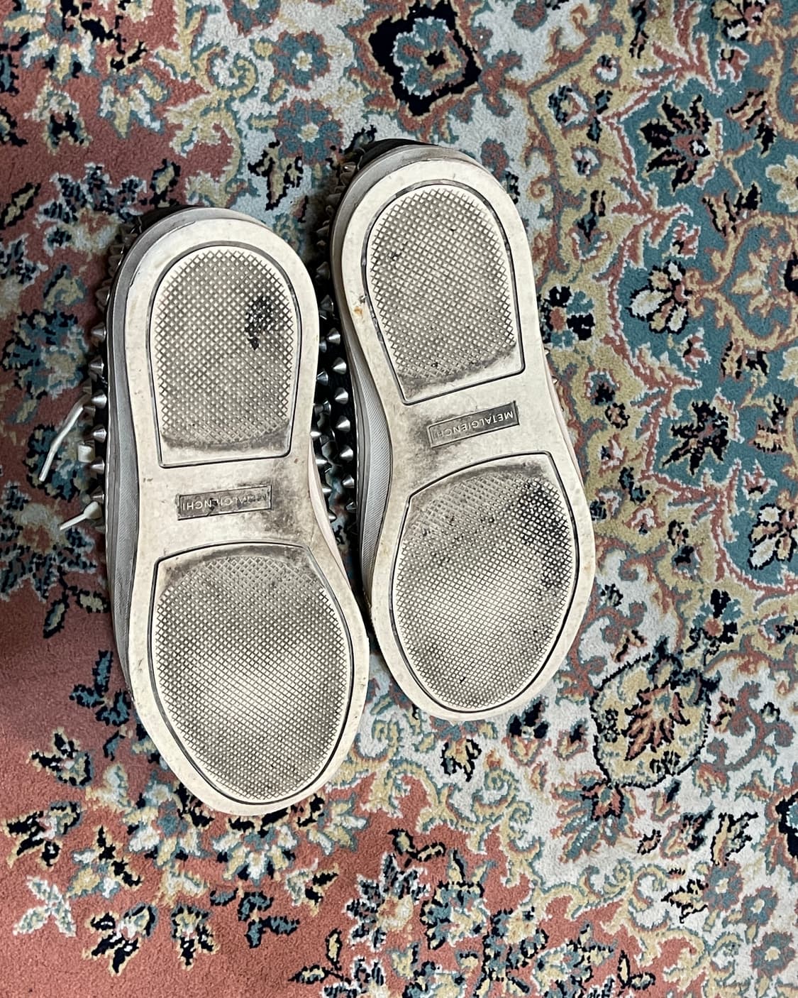 260)지방시 스터드 스니커즈 상품이미지2