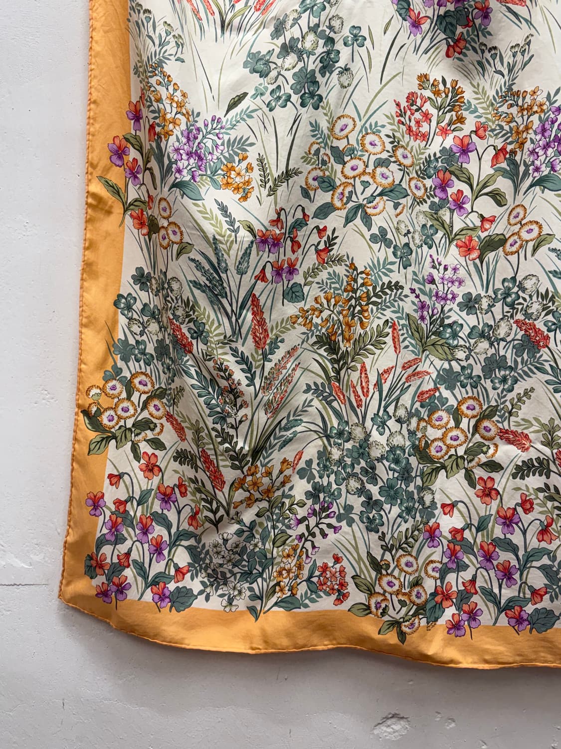 Christian Dior Sports Floral Vintage Sca 상품이미지3