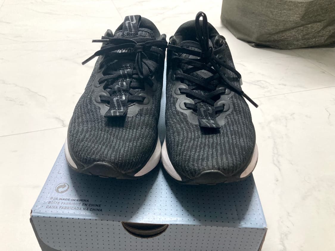 (거의 새것)나이키 모티바 런닝화 워킹화 235 상품이미지4