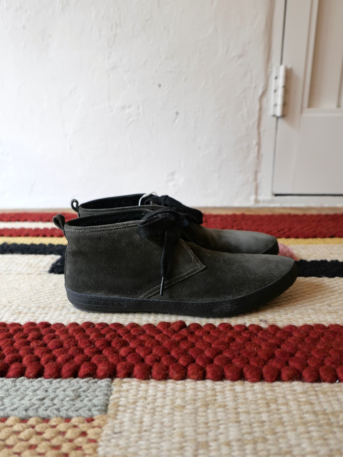 프라다 스포츠 스웨이드 퍼 스니커즈 상품이미지2