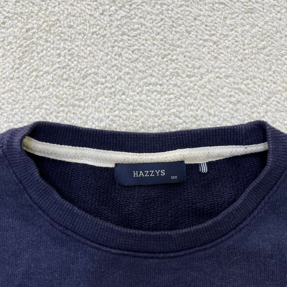 100 헤지스 스몰로고 긴팔 맨투맨 0331M 상품이미지2