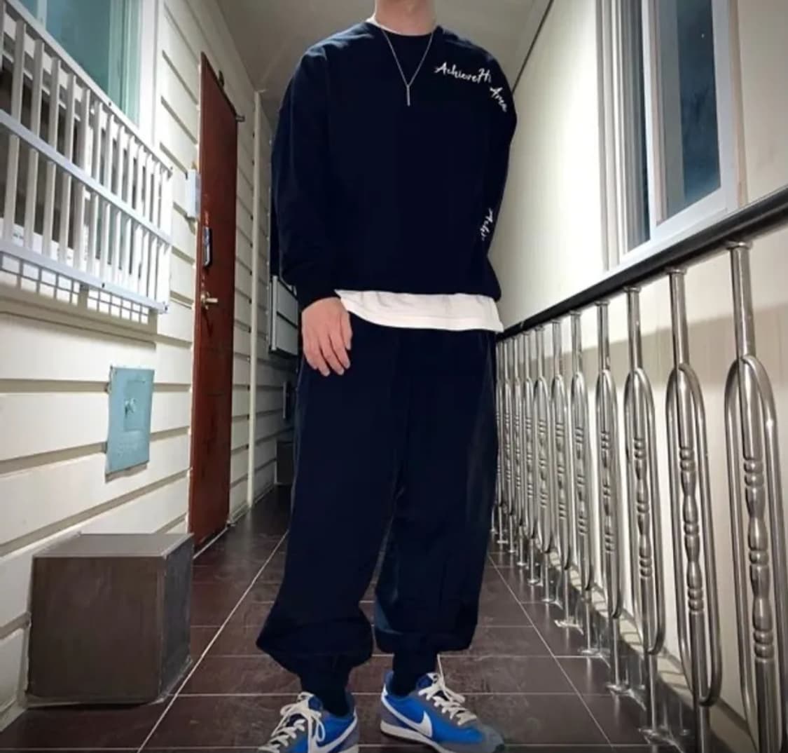 아차 더블 레터링 자수 맨투맨 상품이미지1