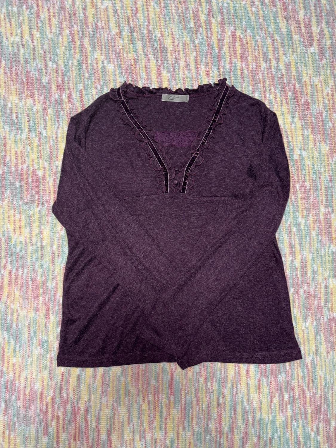 자주 프릴 넥라인 티셔츠 상품이미지1