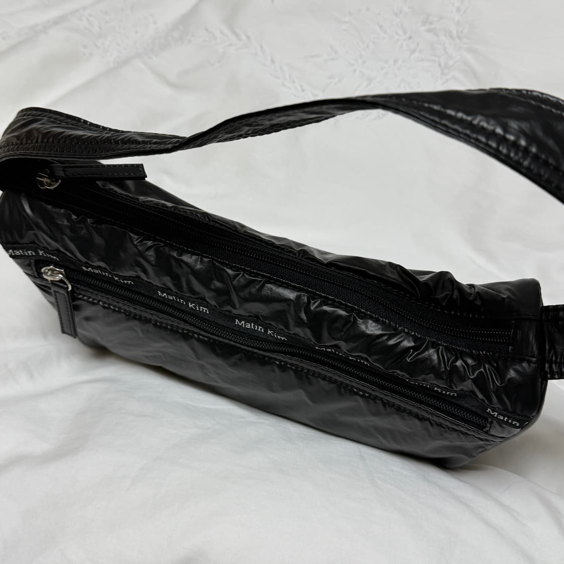 마뗑킴 글러시 토트백 블랙 상품이미지2