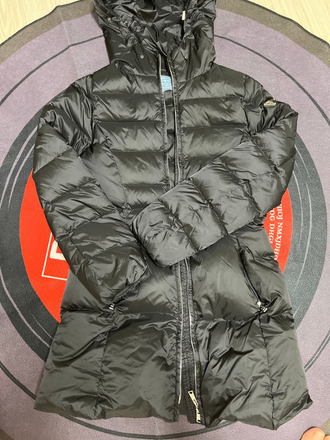 프라다 여성 리나일론 후드 패딩점퍼 상품이미지1