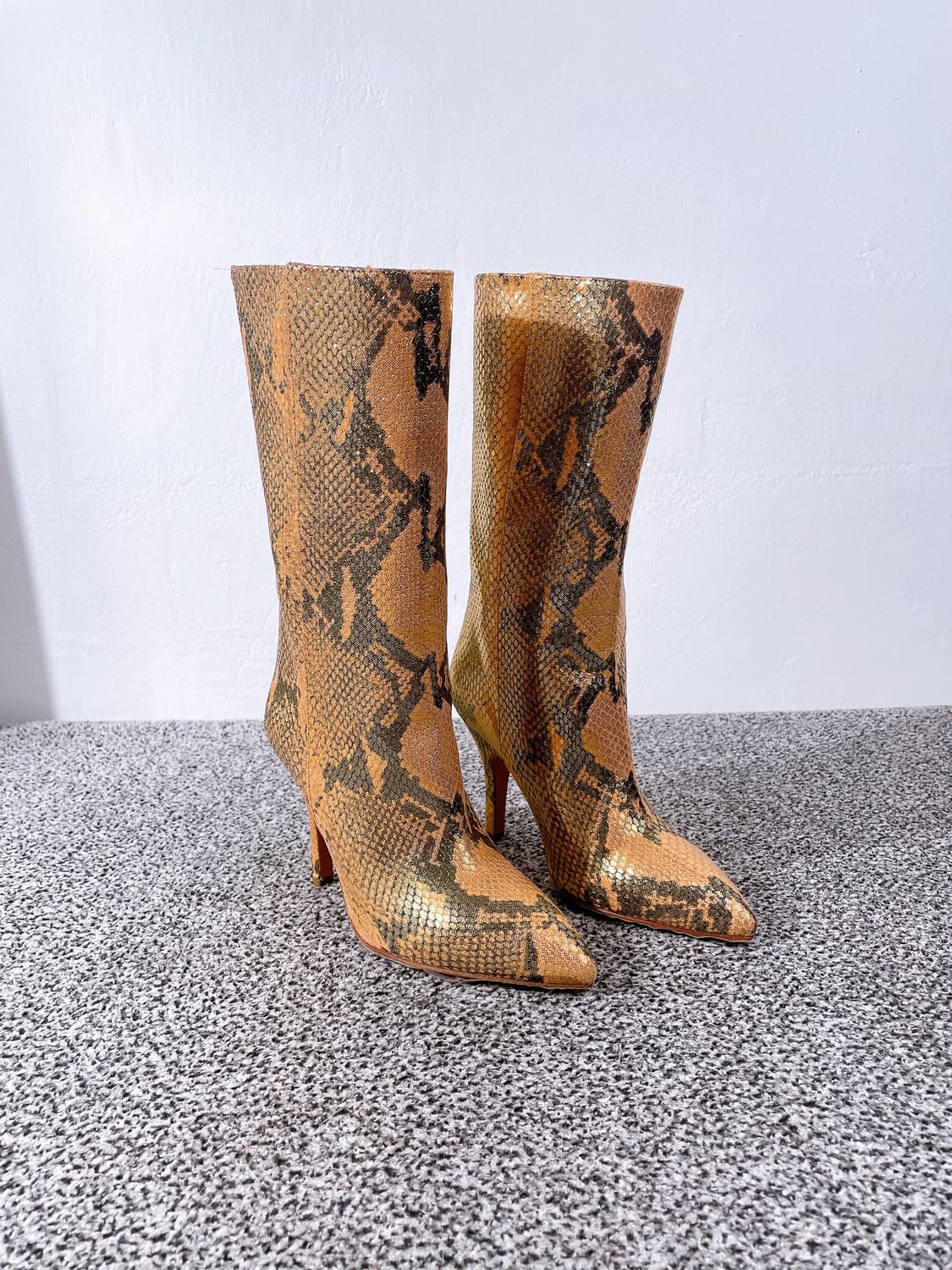 (정품/새상품)파리 텍사스 여성 메탈릭 파이톤 텍스처 미디 부츠   상품이미지1
