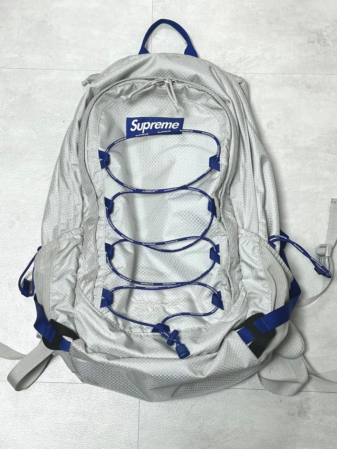 슈프림 백팩 실버  상품이미지1