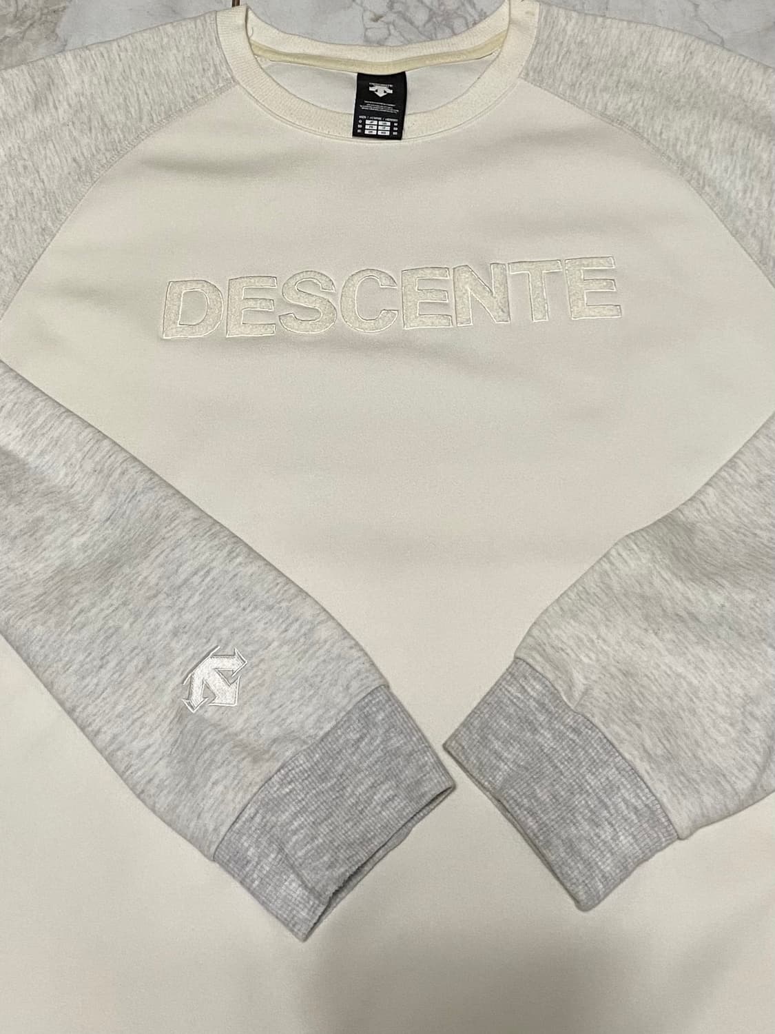 데상트 맨투맨 사이즈 100 상품이미지3