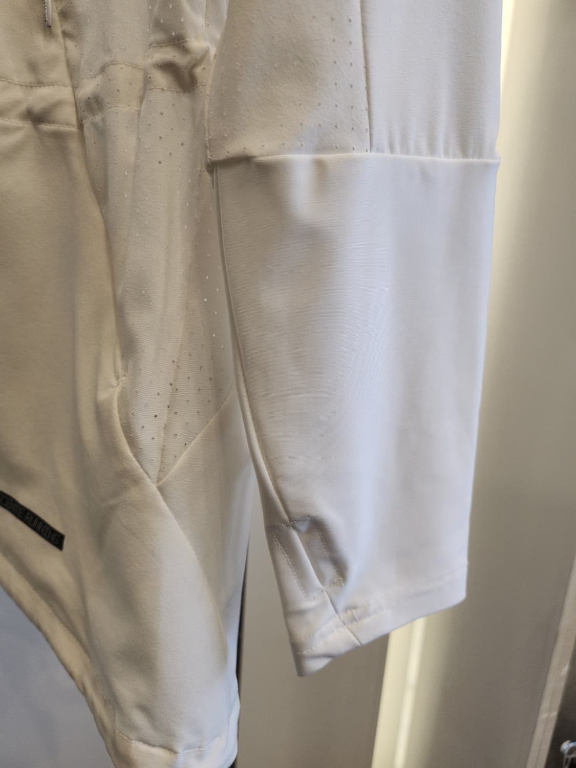 데상트 여성 바람막이후드쟈켓90 상품이미지6