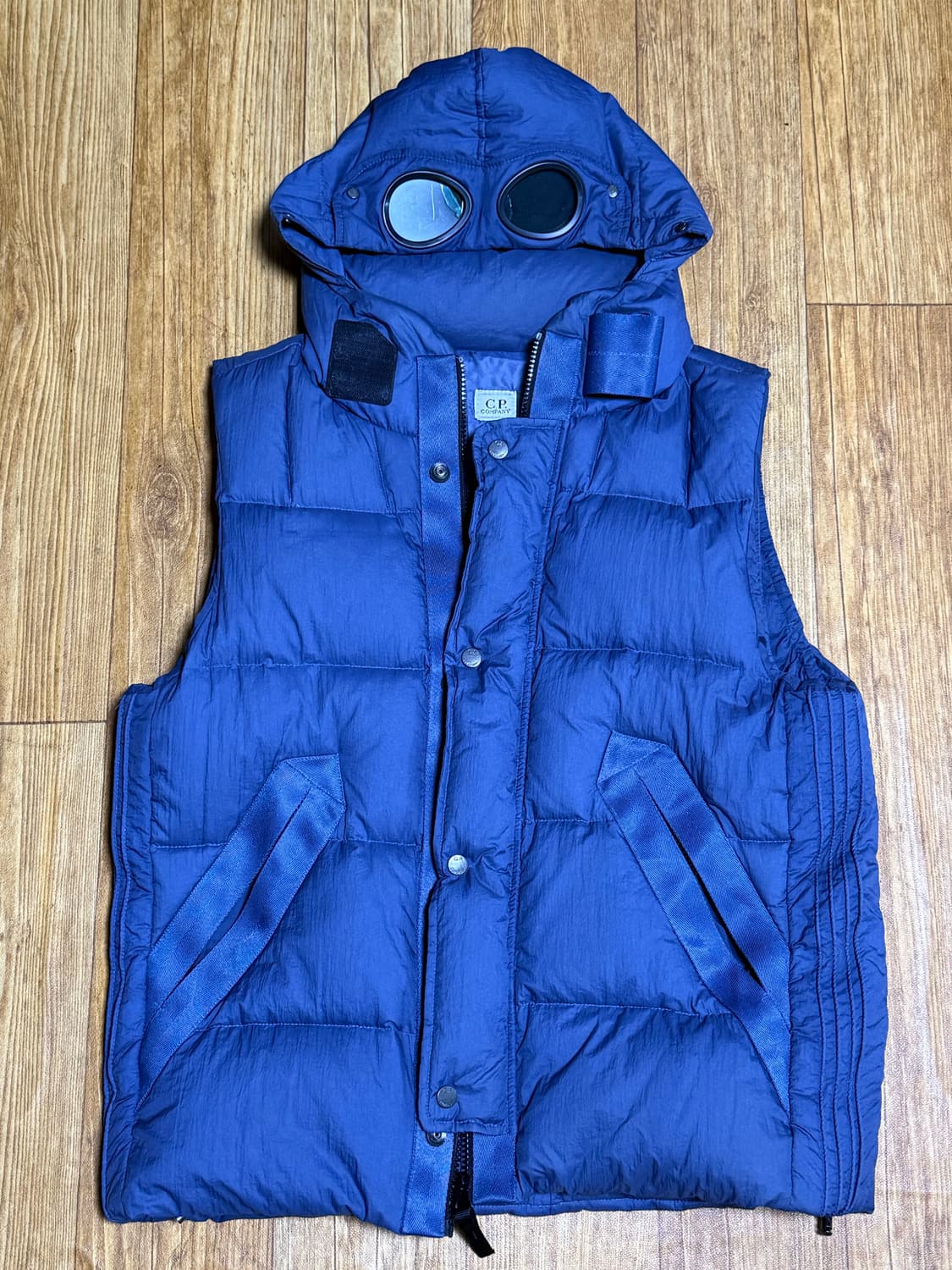 CP컴퍼니 나일론 고글 패딩조끼 상품이미지3