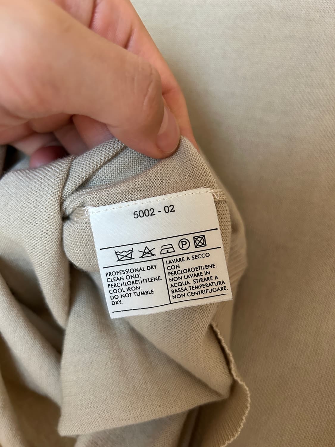 페라가모 반집업 니트 상품이미지5