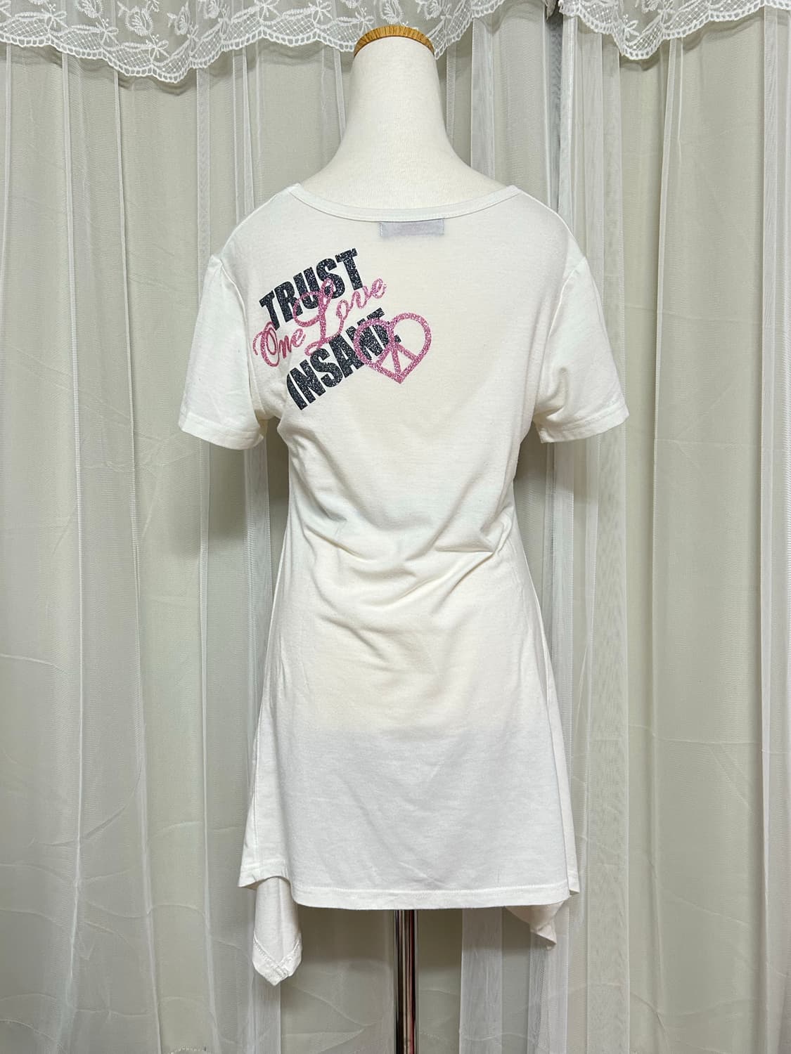 Chu xxx 글리터 프린팅 언발 로걀 반팔 탑 상품이미지3