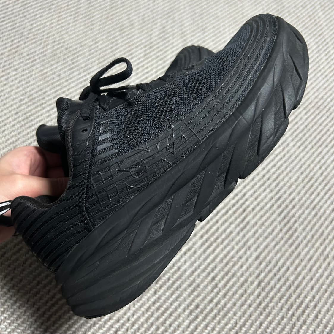 [270mm] Hoka 호카 본디6 블랙 런닝화 상품이미지3