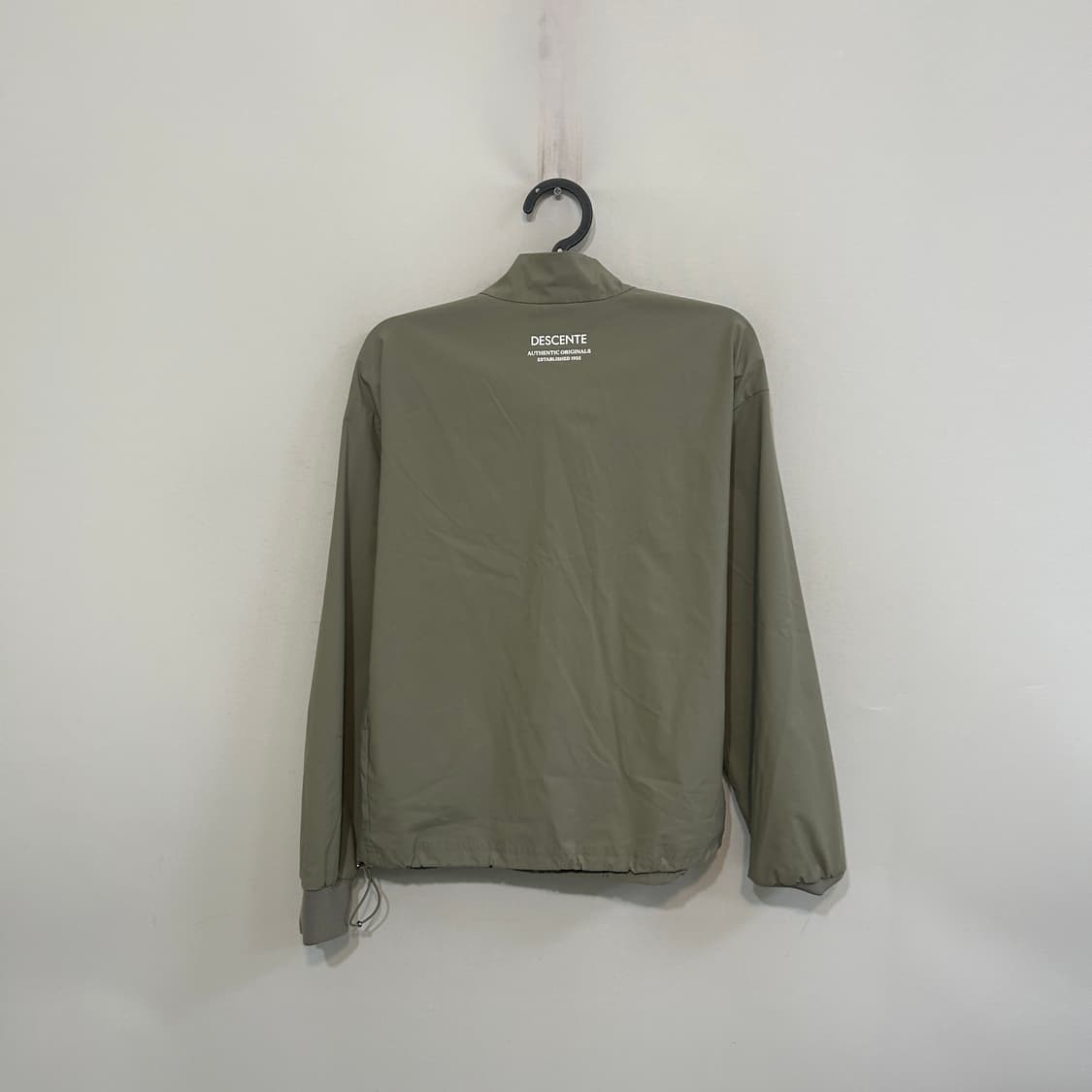 데상트 2023 여성 바람막이 아노락 90 상품이미지3